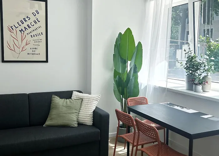 Stylish In Eimsbuettel For 4 Apartment