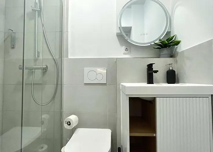 Stylish In Eimsbuettel For 4 Apartment